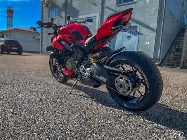 Ducati Streetfighter 12