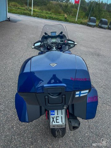 Triumph Trophy 5