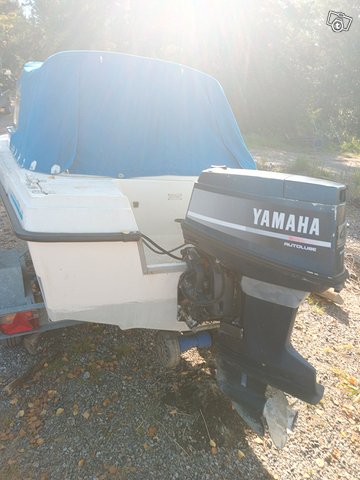 Yamaha 40hv,trimmillä, kuva 1