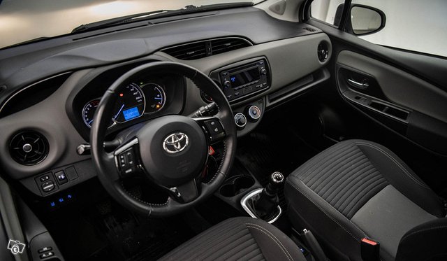 Toyota Yaris 11