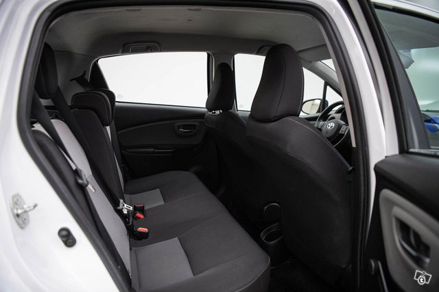 Toyota Yaris 17