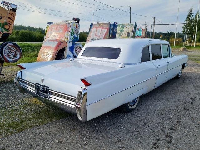 Cadillac Fleetwood 6