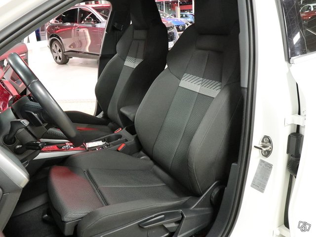 AUDI A3 8