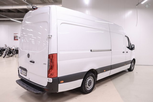 Mercedes-Benz Sprinter 2