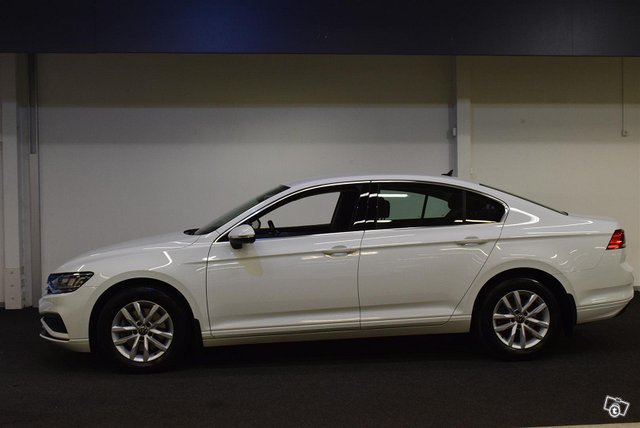 VOLKSWAGEN Passat 4