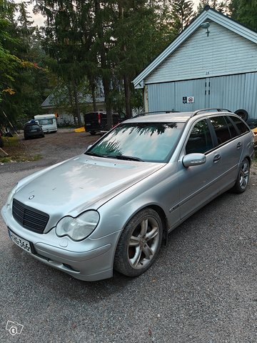 Mercedes-Benz C-sarja, kuva 1