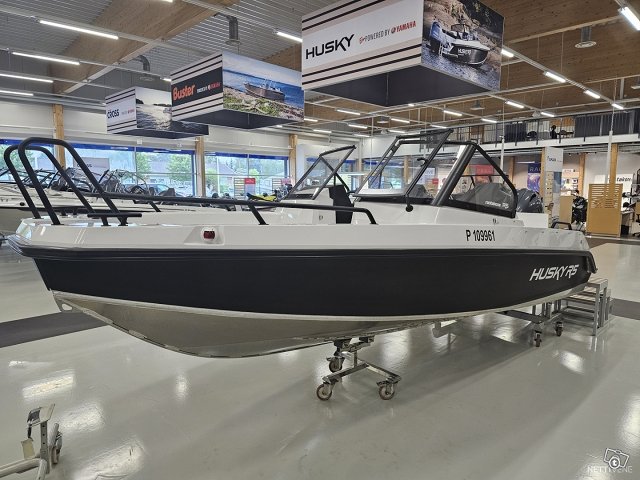 Finnmaster HUSKY R5 Esittelyvene, kuva 1