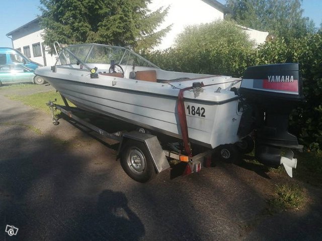 Tuulilasivene Culla 480, kuva 1
