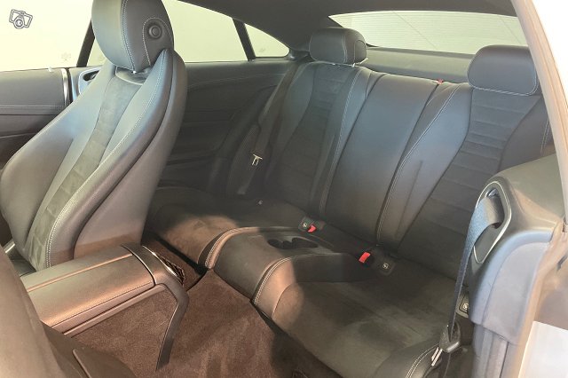 Mercedes-Benz E 9