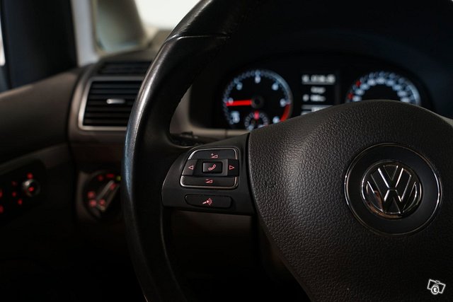 Volkswagen Touran 14
