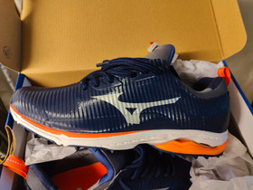 Mizunon uudet sadekelinkengät, Golf, Urheilu ja ulkoilu, Oulu, Tori.fi Mizunon uudet sadekelinkengät, Golf, Urheilu ja ulkoilu, Oulu, Tori.fi