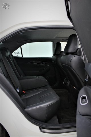 Toyota Crown 11