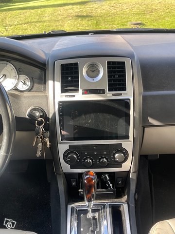 Chrysler 300C 8