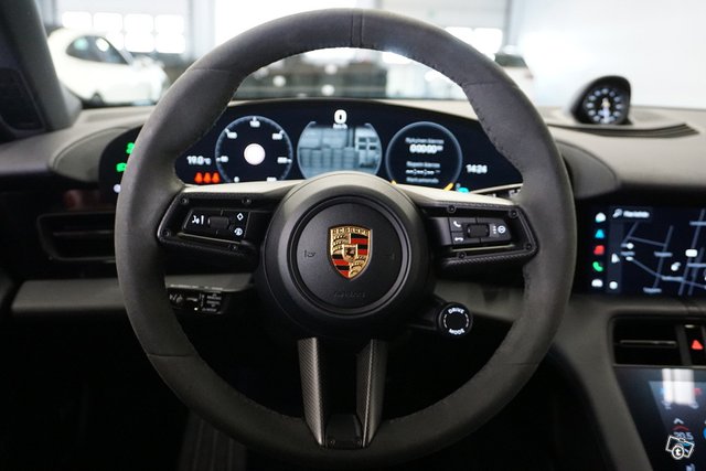PORSCHE TAYCAN 15