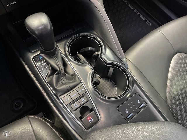 TOYOTA CAMRY 24