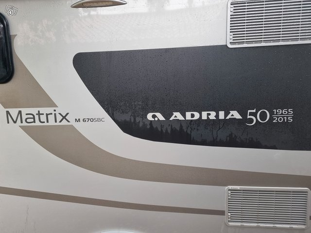 Matkailuauto Adria Matrix M 670SBC 11