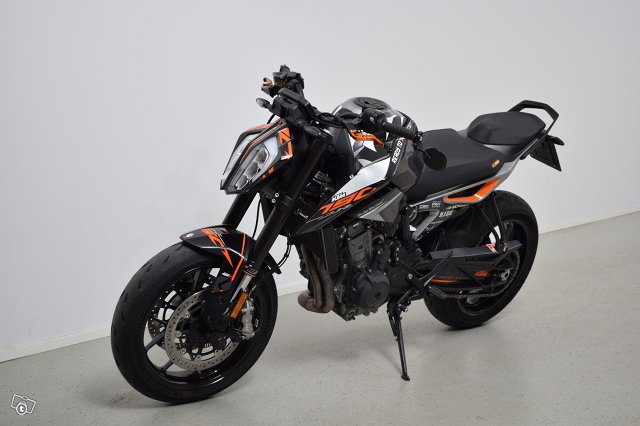 KTM 790 8
