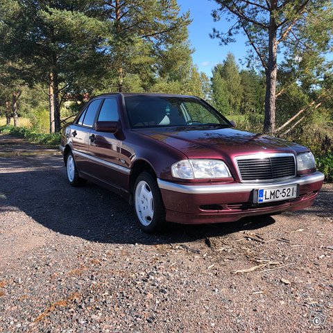 Mercedes-Benz C-sarja, kuva 1