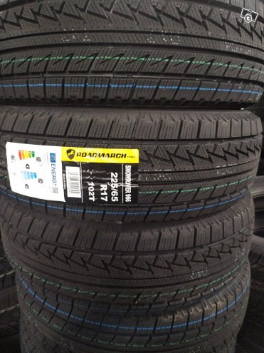 Sarja uusia 225/65R17" kitkarenkaita