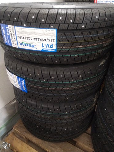 Sarja uusia 235/65R16"C nastarenkaita