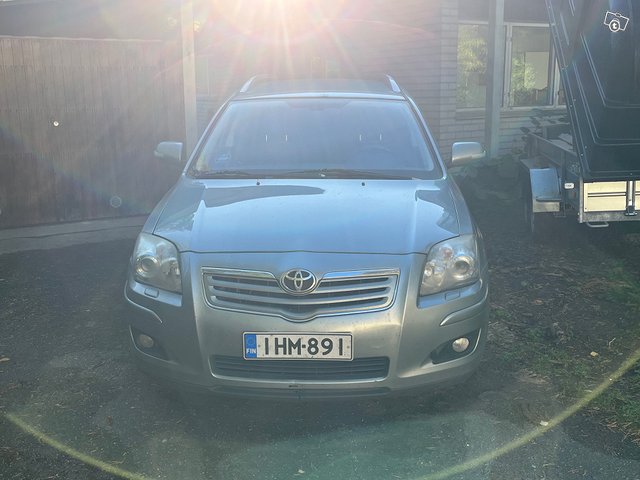 Toyota Avensis, kuva 1