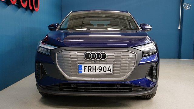 Audi Q4 E-TRON 3