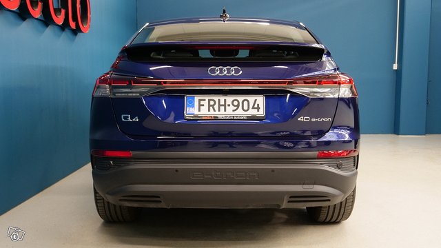 Audi Q4 E-TRON 4