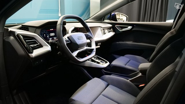 Audi Q4 E-TRON 5