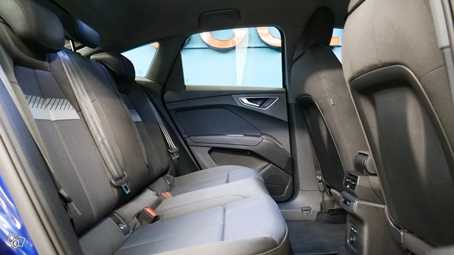 Audi Q4 E-TRON 15