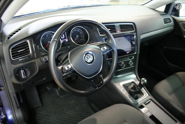 Volkswagen Golf 13