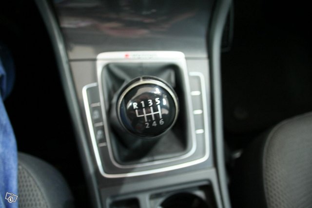 Volkswagen Golf 17