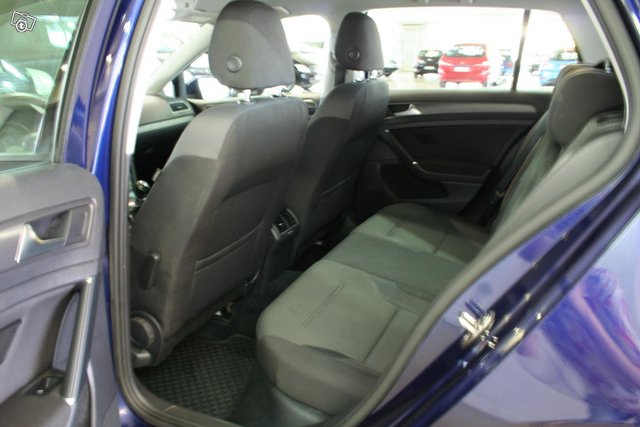 Volkswagen Golf 19