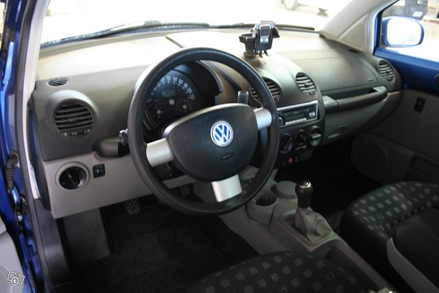 Volkswagen New Beetle 10