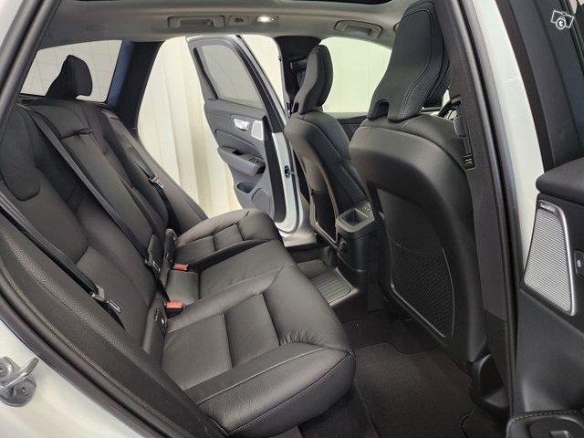 Volvo XC60 8