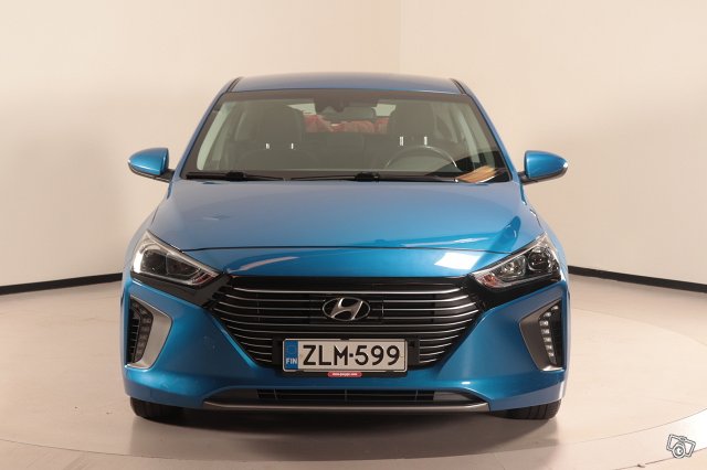 Hyundai IONIQ Hybrid 2