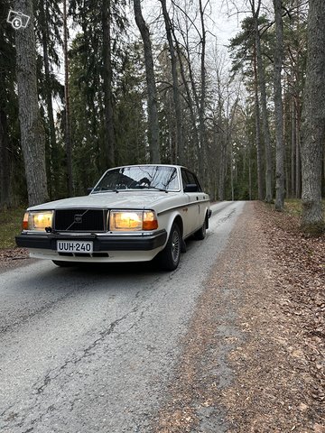 Volvo 240 6