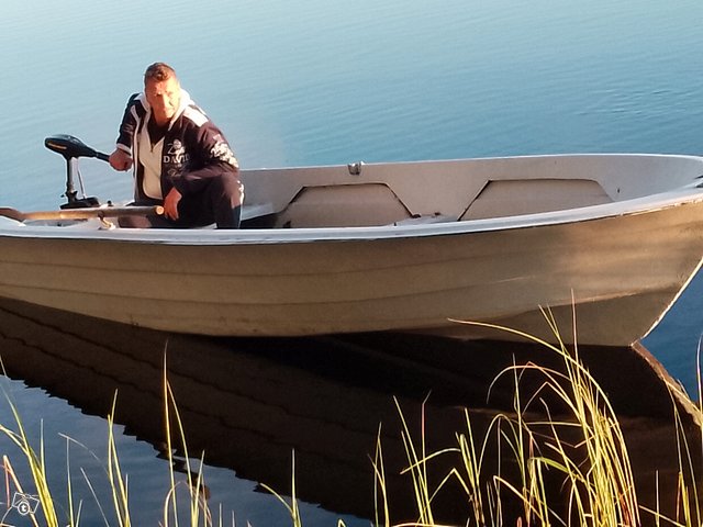 Välipohjavene Terhi+moottori, kuva 1