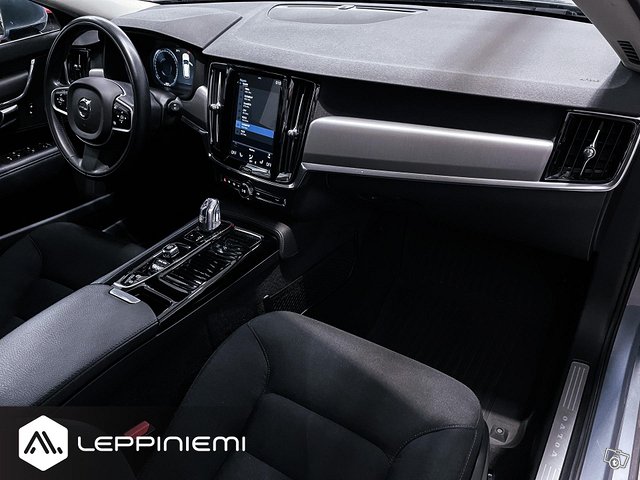 Volvo V90 21