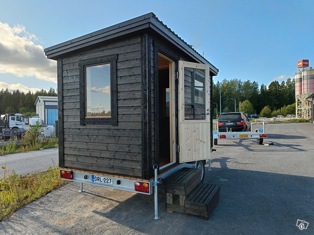 Jole Saunat saunavaunu pukuhuoneella 8