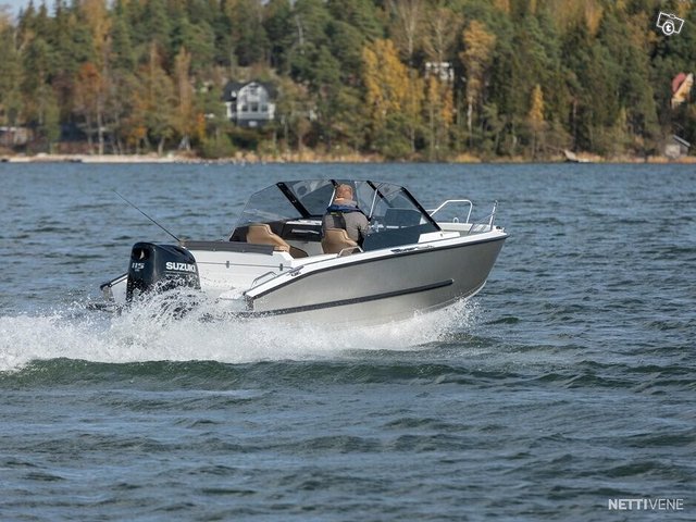 Silver Hawk BR Myymälässä Esillä 4