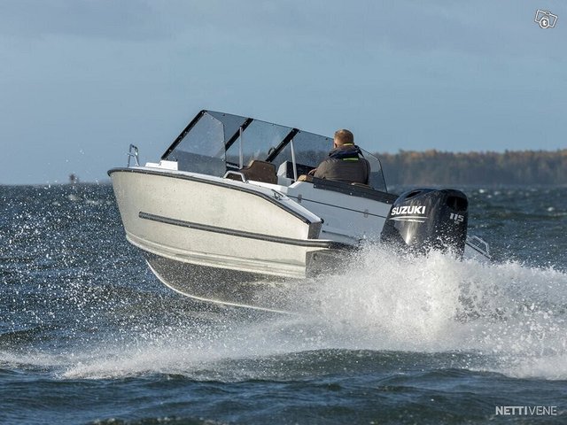 Silver Hawk BR Myymälässä Esillä 10