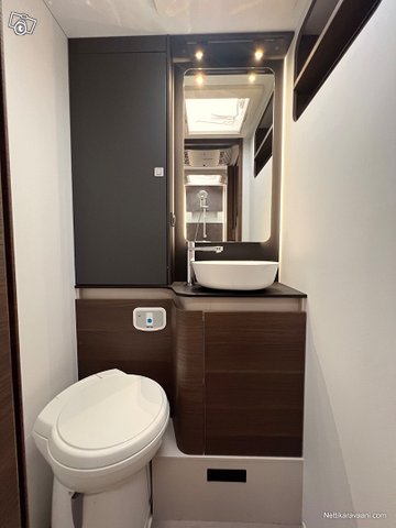 Adria Matrix Supreme 670 SL Lithium 15