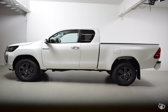 Toyota HILUX 8