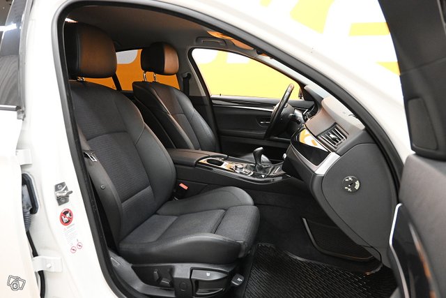 BMW 520 11