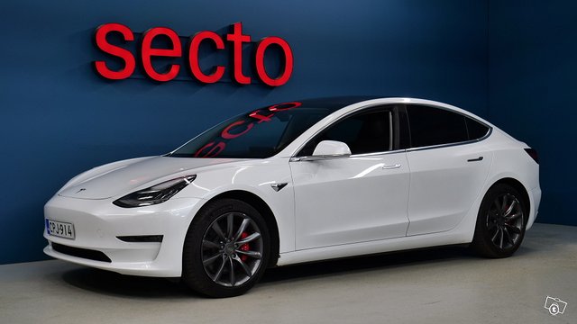 TESLA MODEL 3