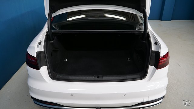 Audi A4 16