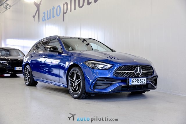 Mercedes-Benz C 8