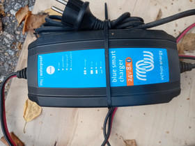 Ylläpito laturi 24V, Lisävarusteet ja autotarvikkeet, Auton varaosat ja tarvikkeet, Paimio, Tori.fi Ylläpito laturi 24V, Lisävarusteet ja autotarvikkeet, Auton varaosat ja tarvikkeet, Paimio, Tori.fi