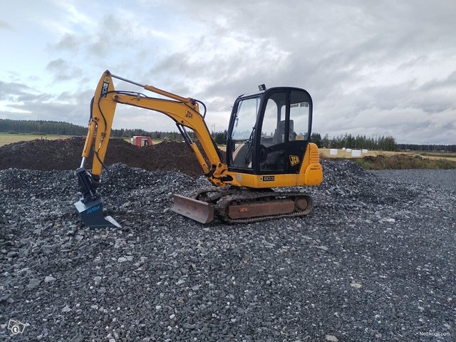 JCB 803 Kallistuvalla Liittimellä, kuva 1