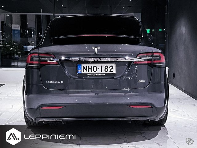 Tesla Model X 9